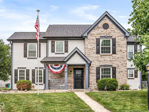 69 Carriage Lake Drive, Brownsburg, IN 46112