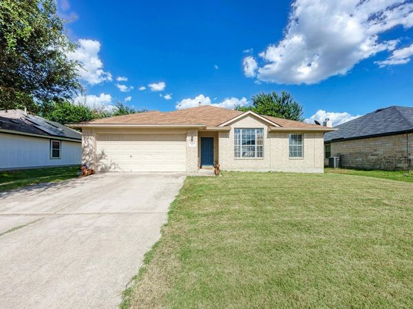 104 Edison DR, Hutto, TX 78634