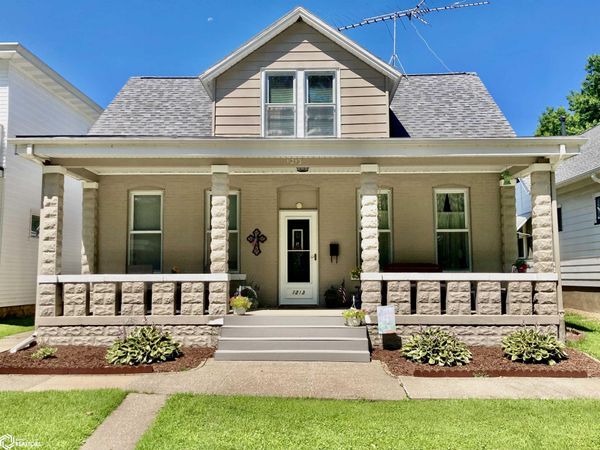1213 N 6Th Street, Burlington, IA 52601