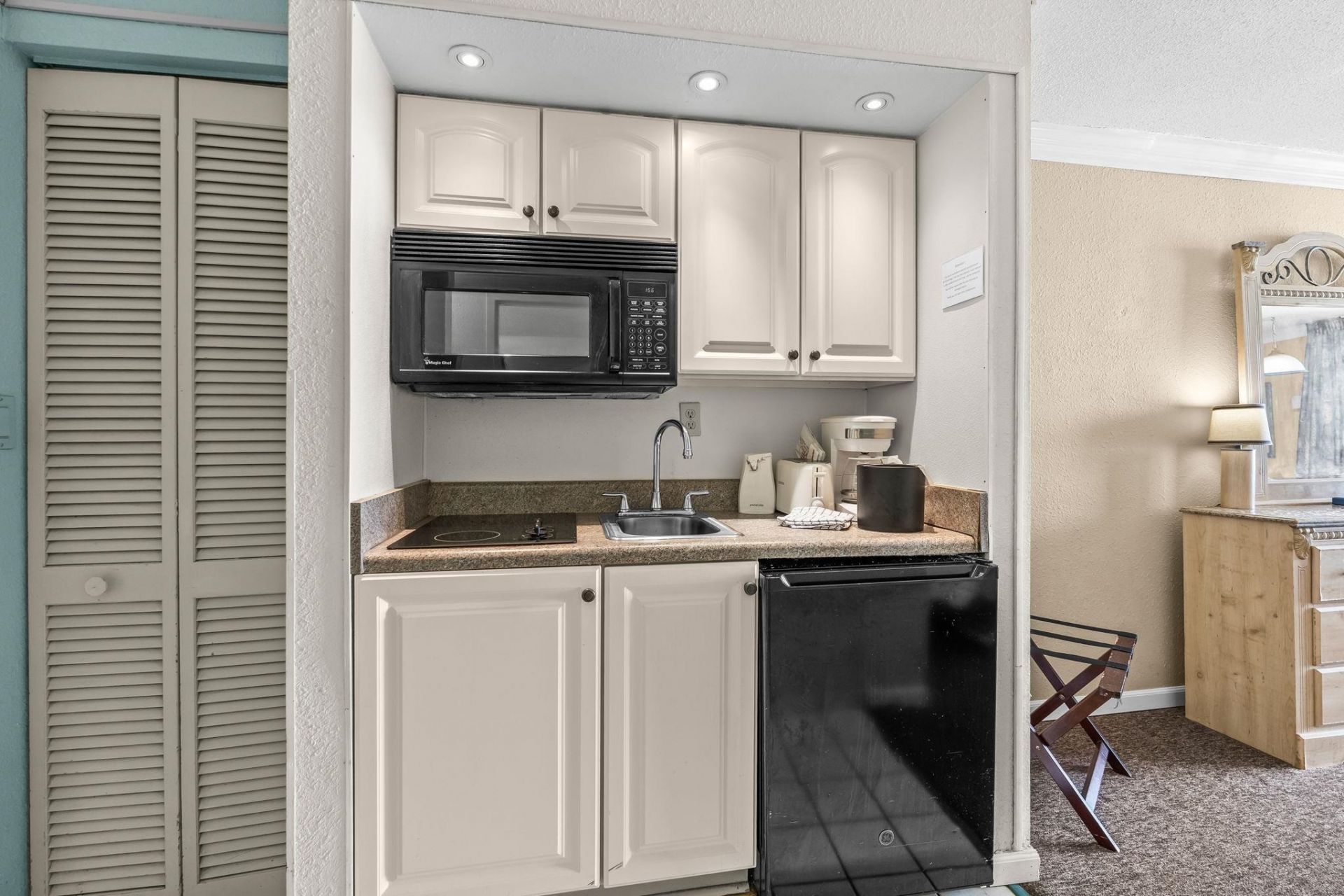 9550 Shore Dr. Photo 15