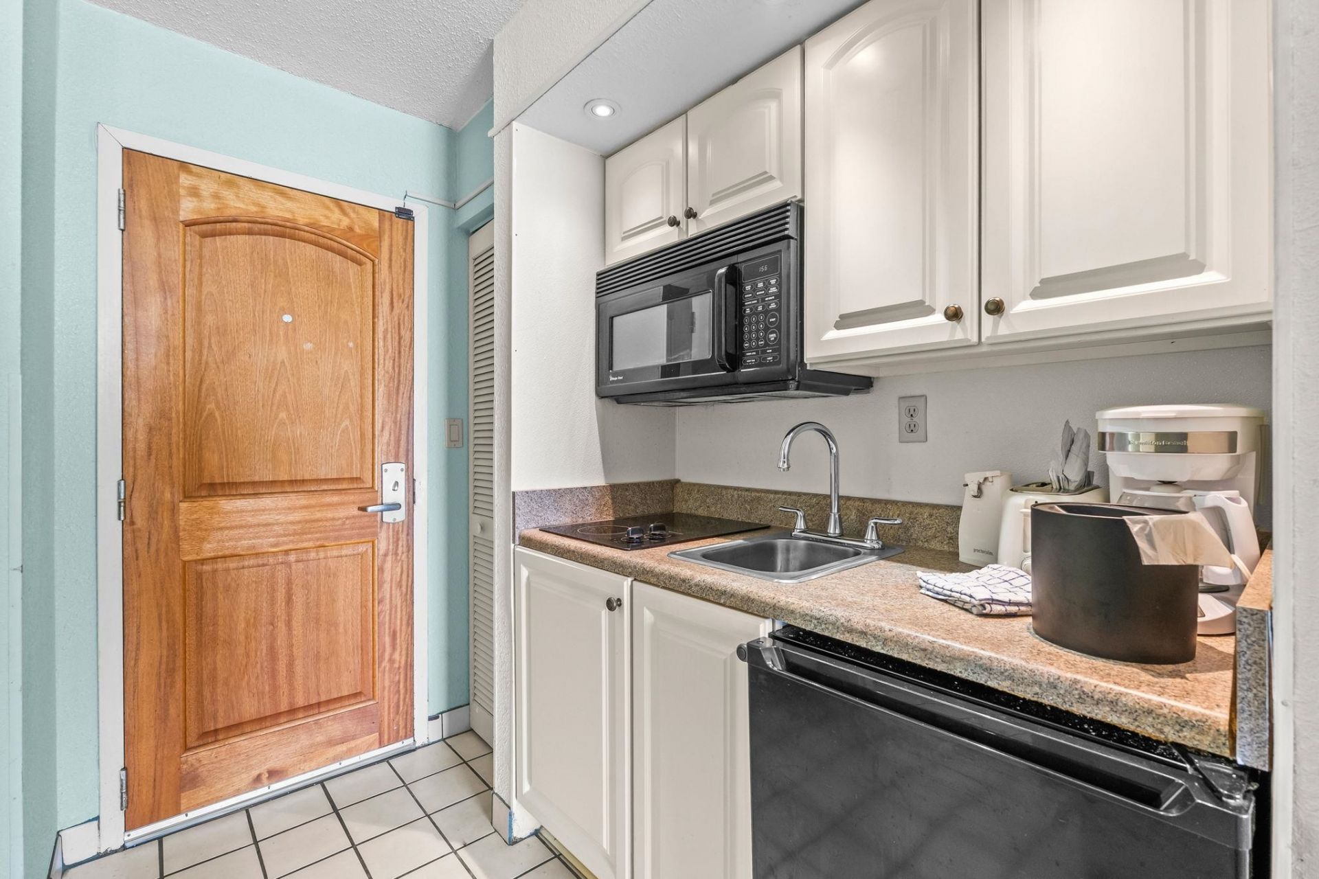 9550 Shore Dr. Photo 16