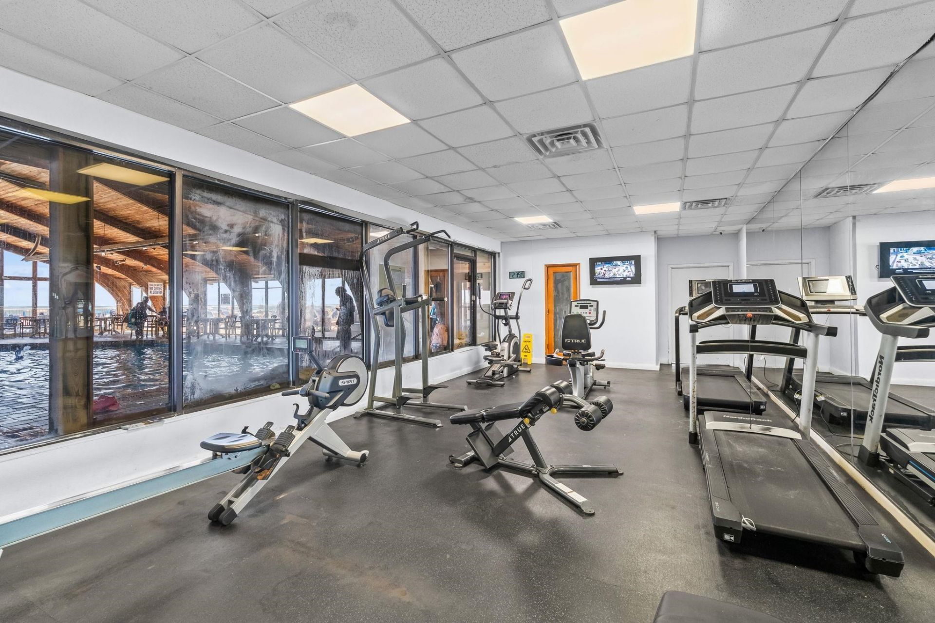 9550 Shore Dr. Photo 33
