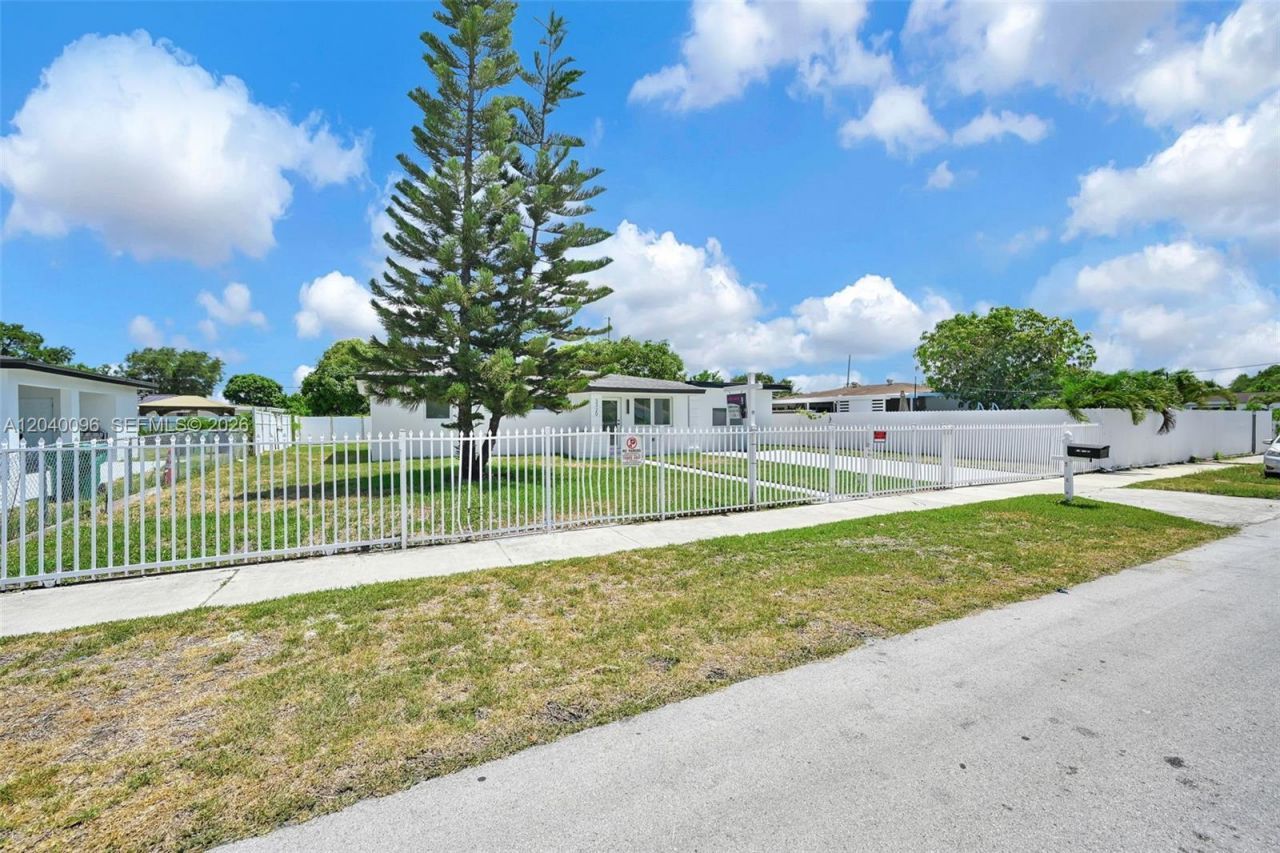 3320 NW 172nd Ter , Miami Gardens, FL 33056 Main Photo