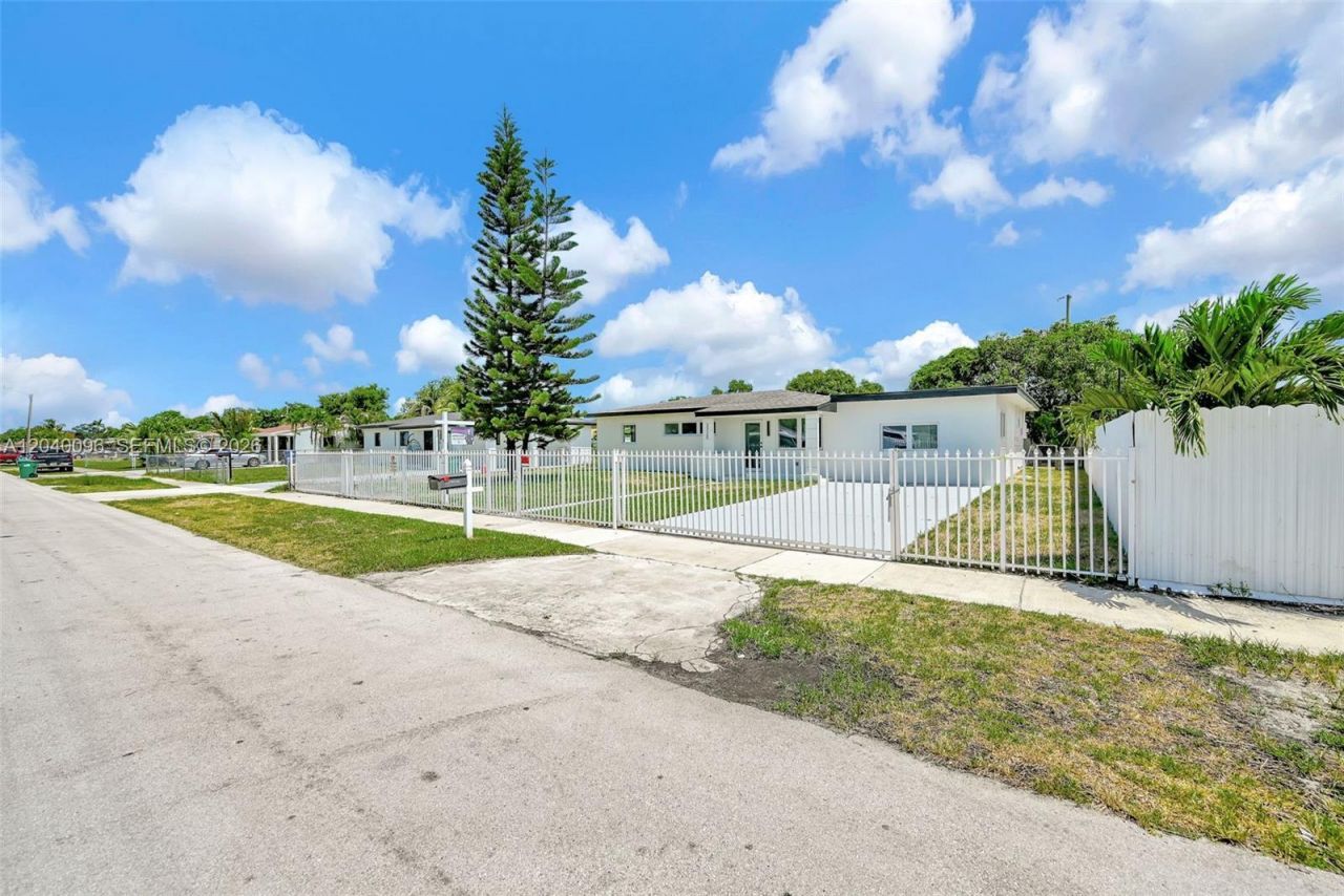 3320 NW 172nd Ter , Miami Gardens, FL 33056 Photo