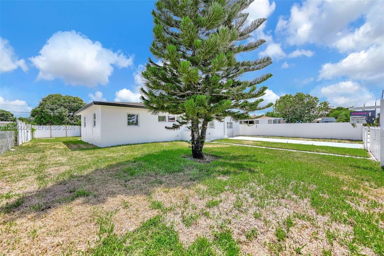3320 NW 172nd Ter , Miami Gardens, FL 33056 Photo