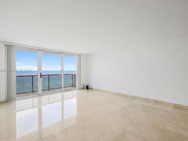 6039 Collins Ave , Unit 517, Miami Beach, FL 33140