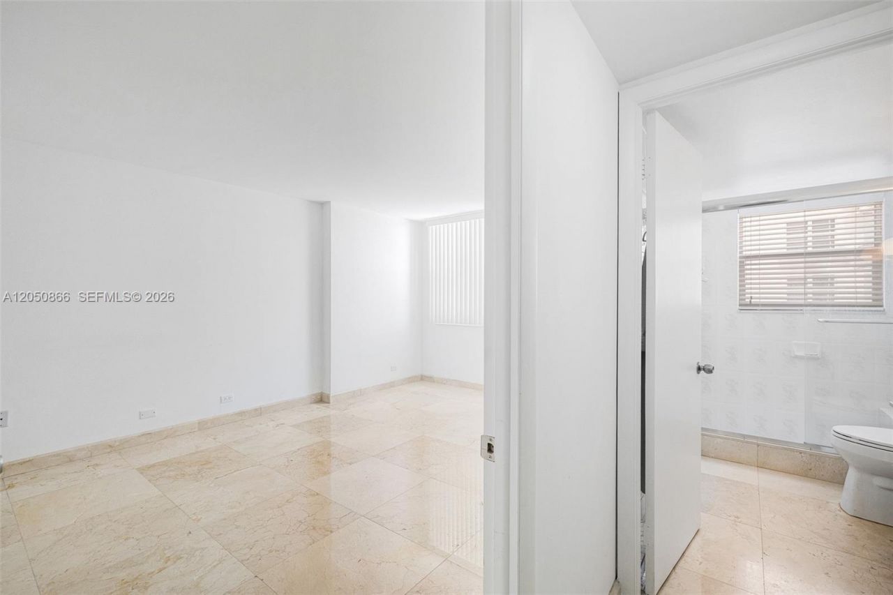 6039 Collins Ave , Unit 517, Miami Beach, FL 33140 Photo