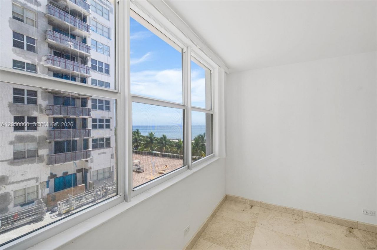 6039 Collins Ave , Unit 517, Miami Beach, FL 33140 Photo