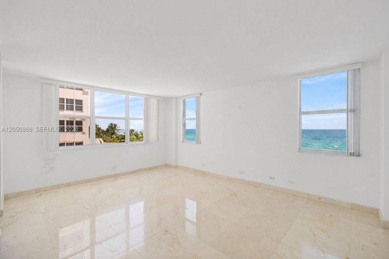 6039 Collins Ave , Unit 517, Miami Beach, FL 33140 Photo