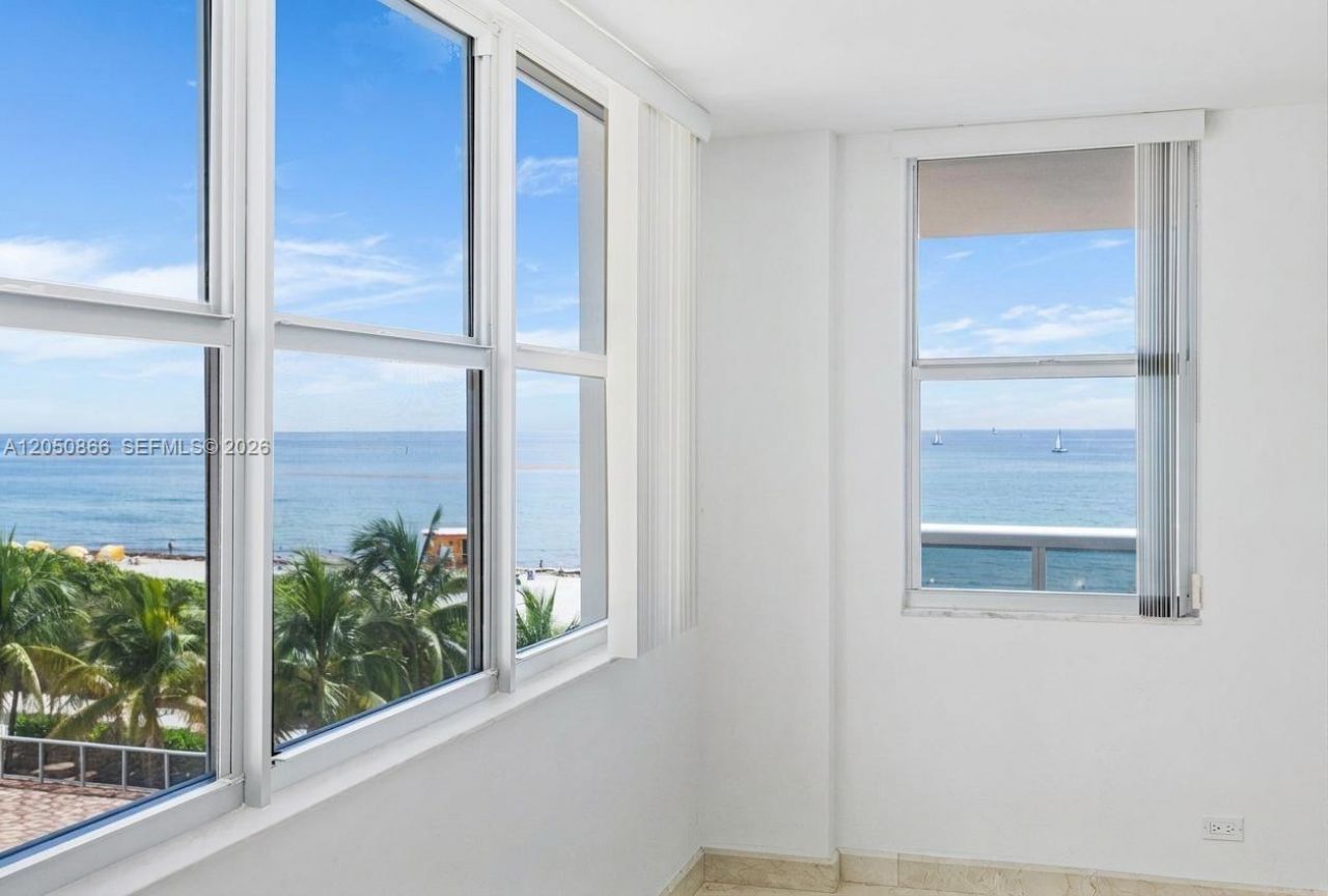 6039 Collins Ave , Unit 517, Miami Beach, FL 33140 Photo