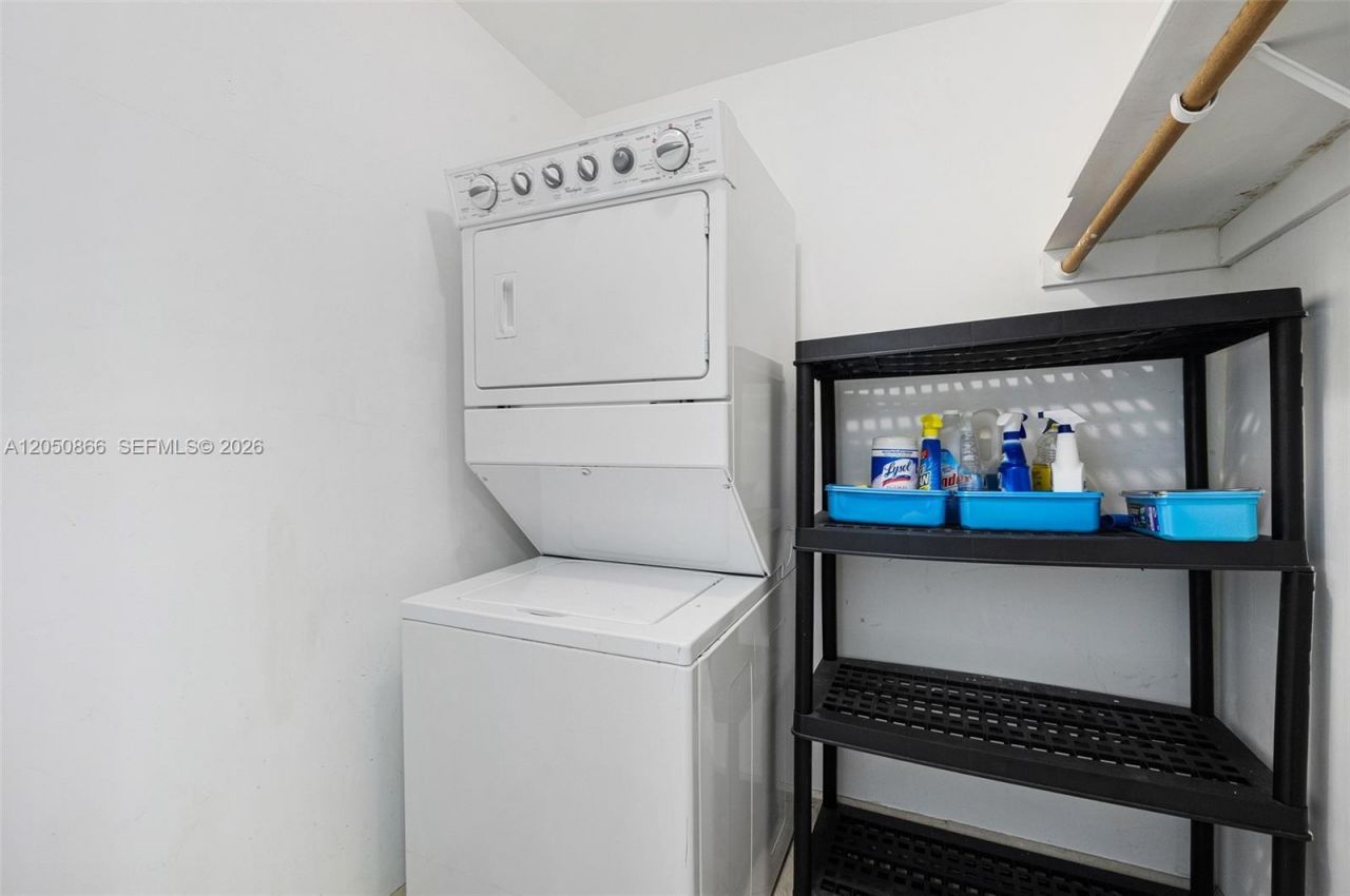 6039 Collins Ave , Unit 517, Miami Beach, FL 33140 Photo