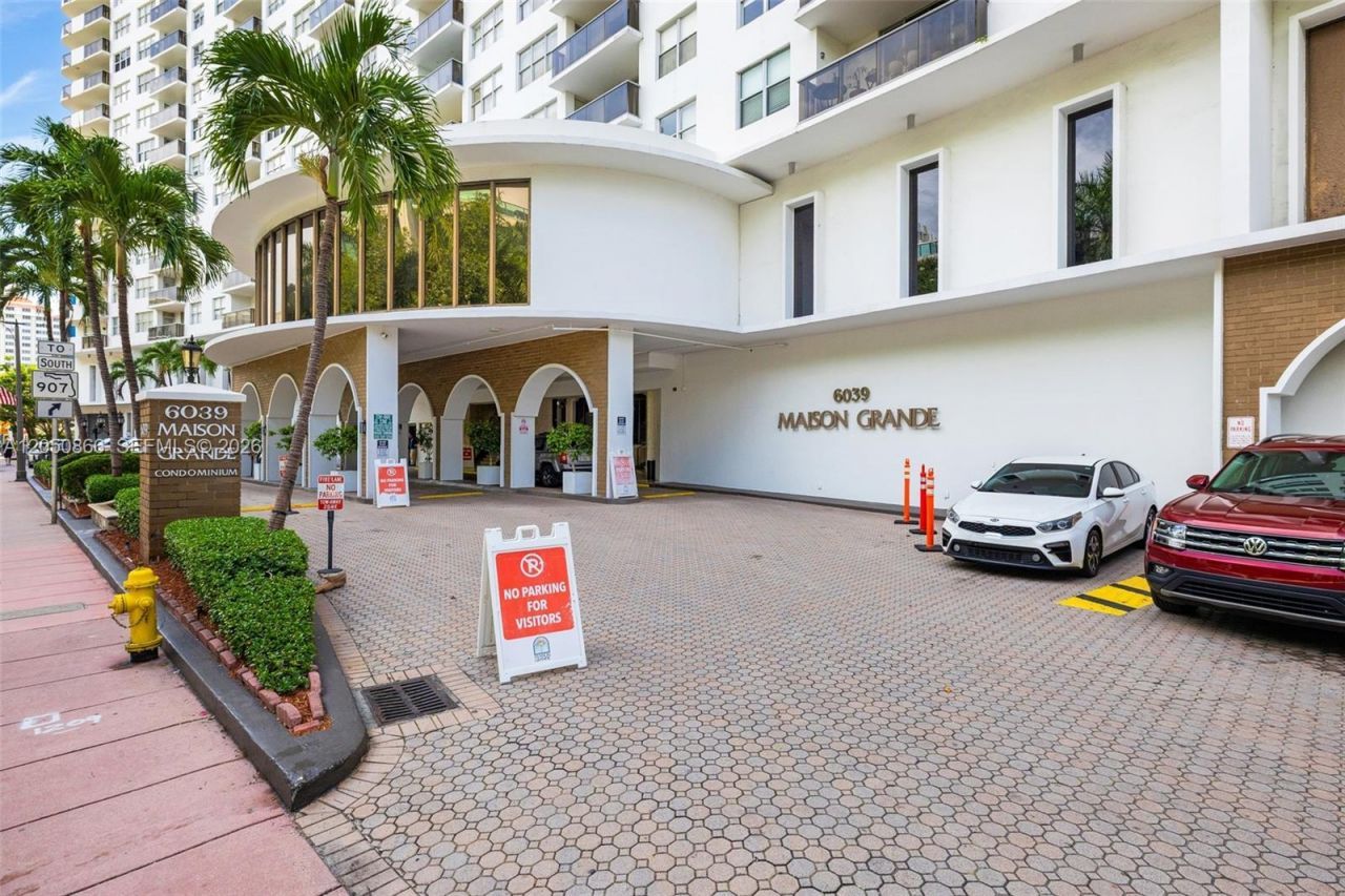 6039 Collins Ave , Unit 517, Miami Beach, FL 33140 Photo