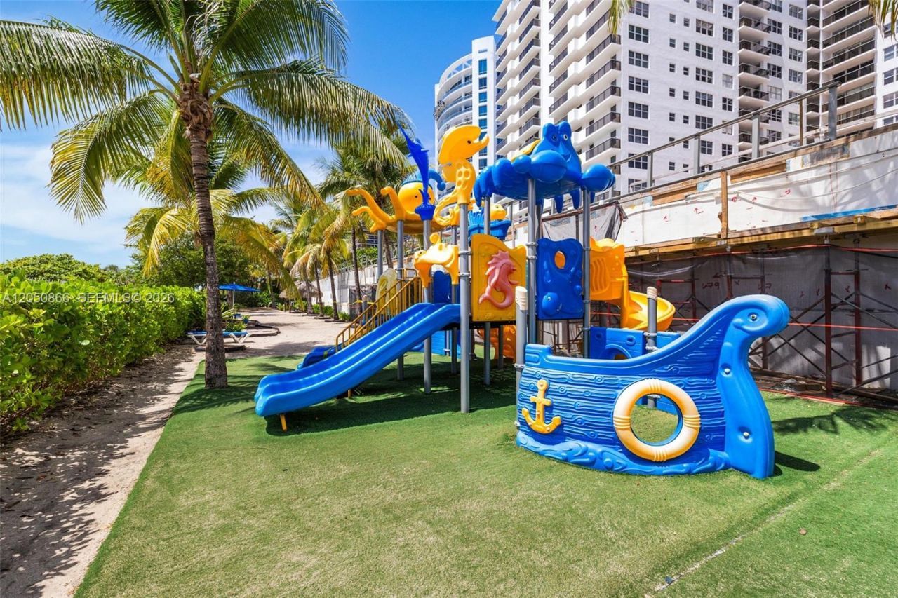 6039 Collins Ave , Unit 517, Miami Beach, FL 33140 Photo