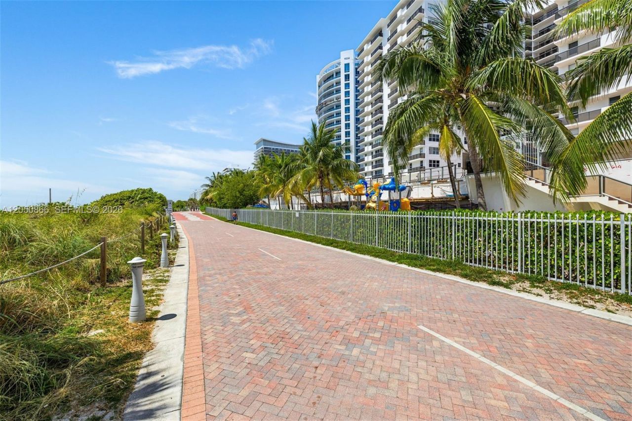 6039 Collins Ave , Unit 517, Miami Beach, FL 33140 Photo