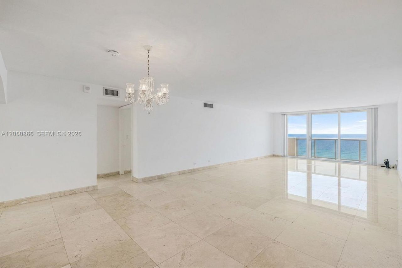 6039 Collins Ave , Unit 517, Miami Beach, FL 33140 Photo