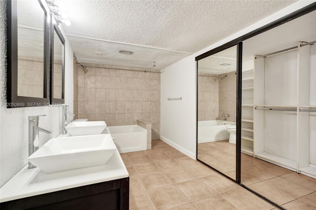 8798 Holly Ct, Unit 101, Tamarac, FL 33321 Photo