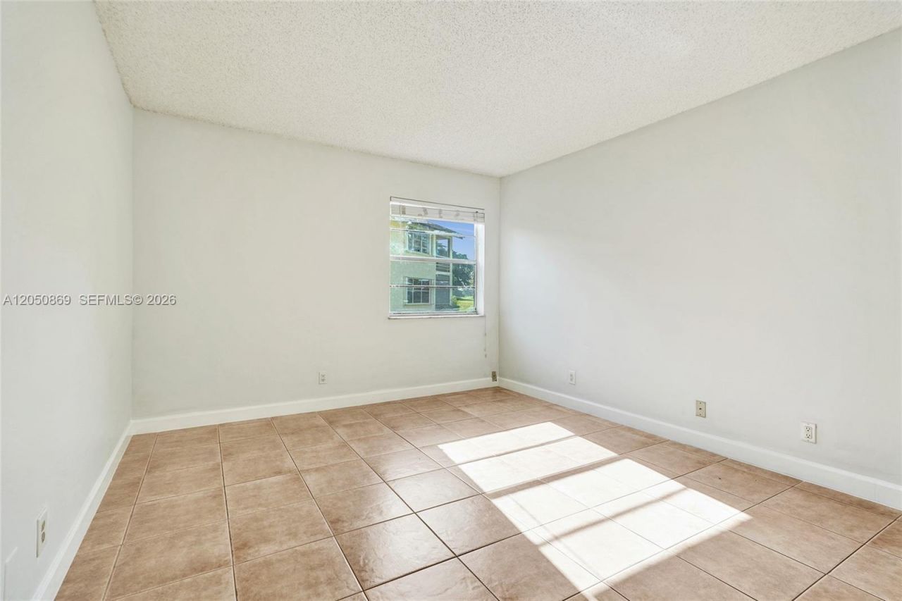 8798 Holly Ct, Unit 101, Tamarac, FL 33321 Photo