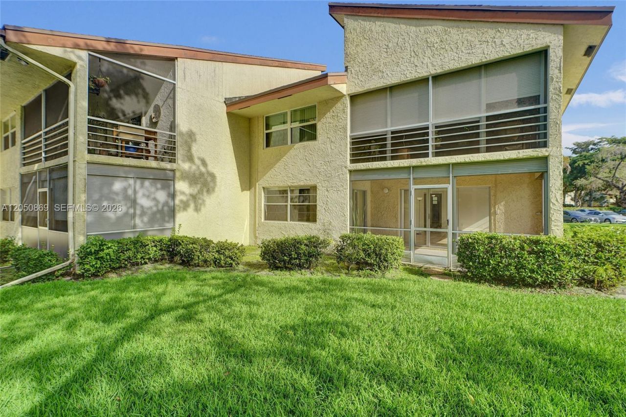 8798 Holly Ct, Unit 101, Tamarac, FL 33321 Photo