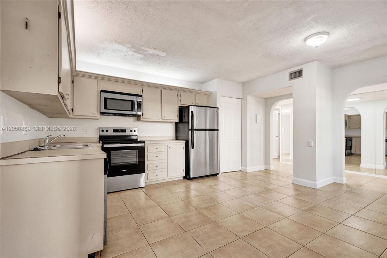 8798 Holly Ct, Unit 101, Tamarac, FL 33321 Photo