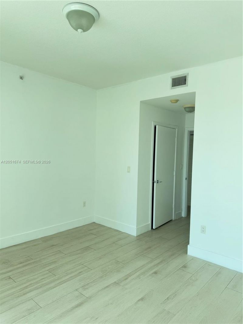 79 SW 12th St , Unit 1702-S, Miami, FL 33130 Photo