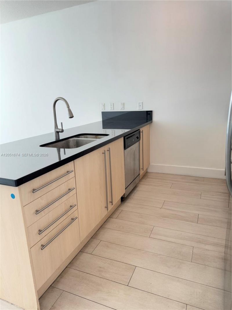79 SW 12th St , Unit 1702-S, Miami, FL 33130 Photo