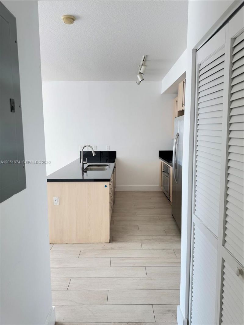 79 SW 12th St , Unit 1702-S, Miami, FL 33130 Photo