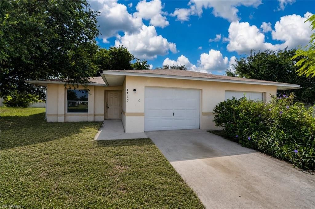1133/1135 Gordon Ave S, Lehigh Acres, FL 33973 Main Photo
