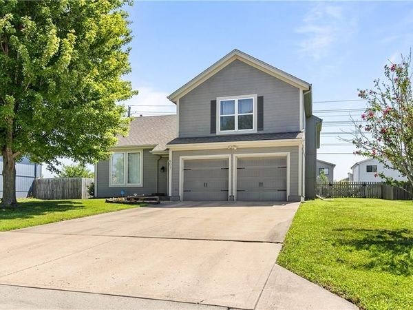 607 SE Joel Avenue, Lee's Summit, MO 64063