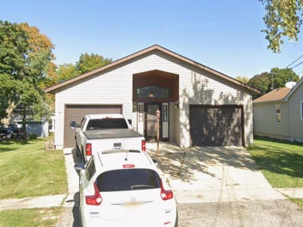716 E 4th Street, Belvidere, IL 61008