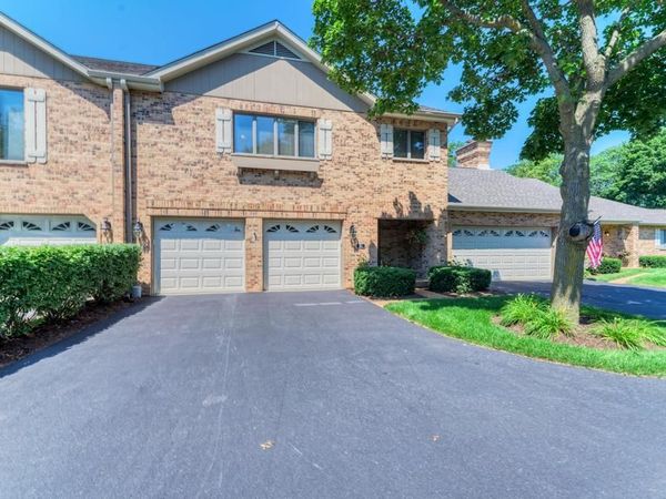 81 Country Club Drive , Bloomingdale, IL 60108