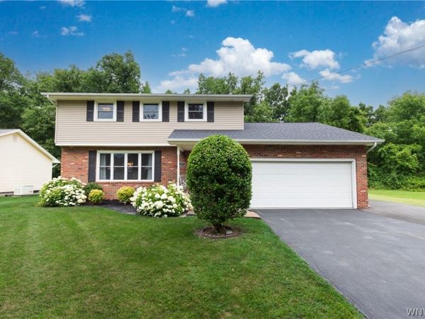 377 Brentwood Drive , Youngstown, NY 14174