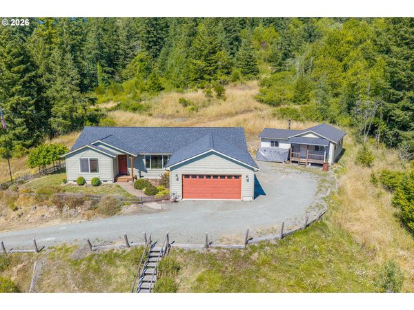 2217 KING LN, Myrtle Point, OR 97458