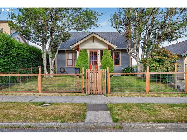 2557 LIBERTY ST, North Bend, OR 97459