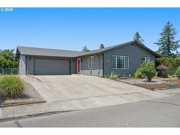 1517 N LOCUST ST, Canby, OR 97013