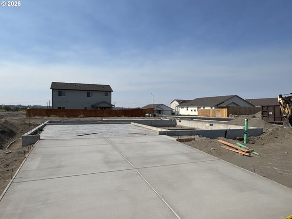 900 E Maple Brook AVE, Hermiston, OR 97838