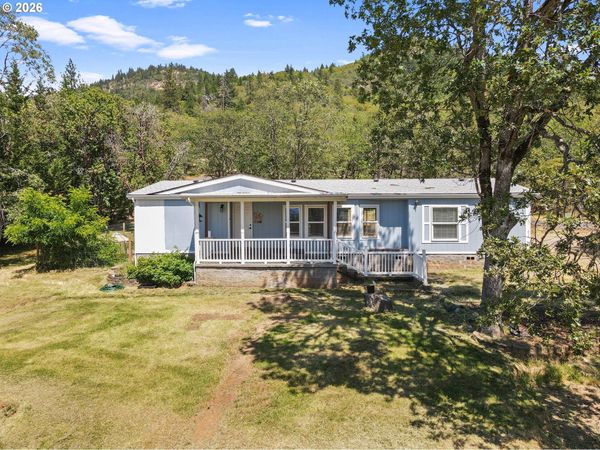 235 DEARING WAY, Grants Pass, OR 97527