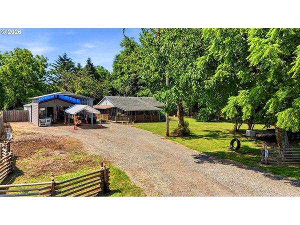 666 SW FERRY AVE, Siletz, OR 97380