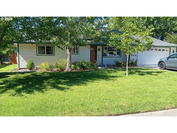 865 E KENNEDY AVE, Hermiston, OR 97838