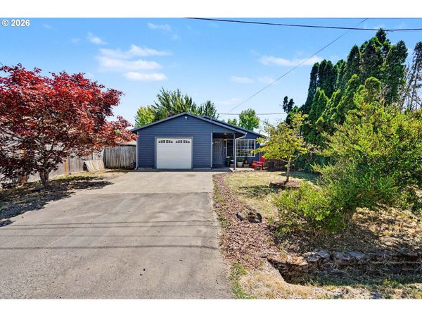 111 ENOS ST, Amity, OR 97101
