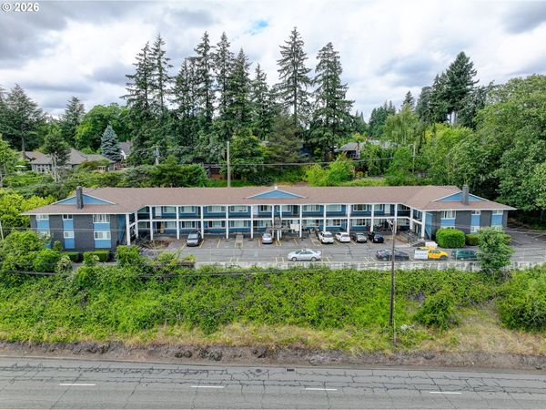 3560 SW VISTA DR, Portland, OR 97225
