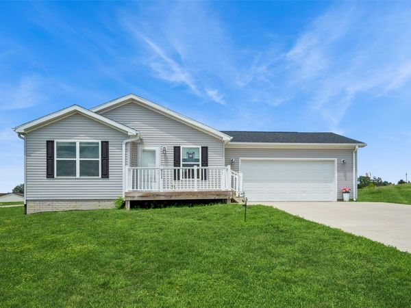911 15th Street, Guthrie Center, IA 50115