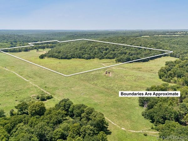 10646 N 68th West Avenue , Skiatook, OK 74070