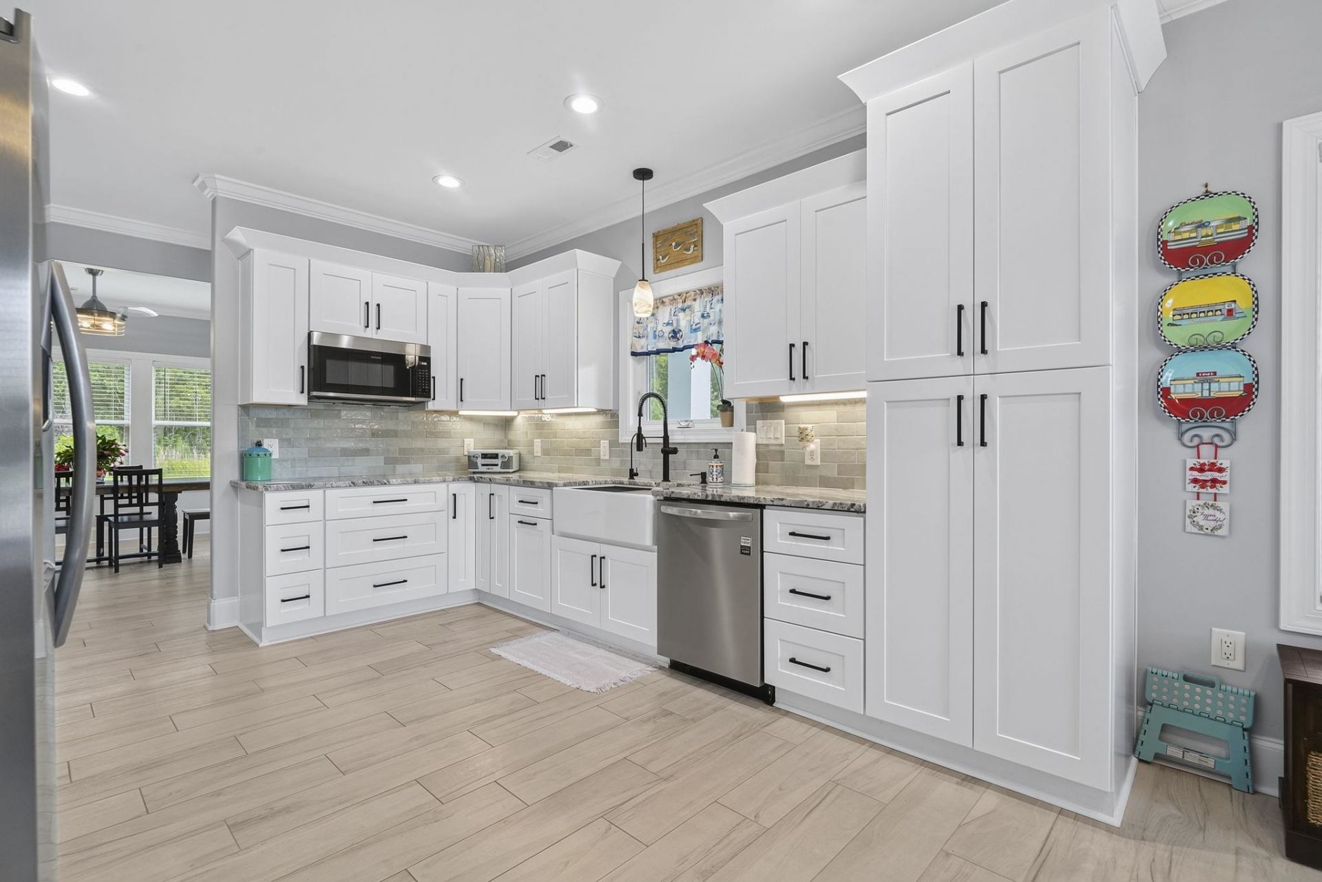 161 Henry Middleton Blvd. Photo 9