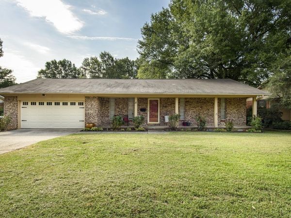 17 Bradford Drive, Little Rock, AR 72227
