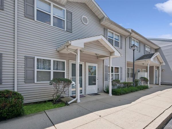 2295 Milburn Avenue , Unit 11, Baldwin, NY 11510