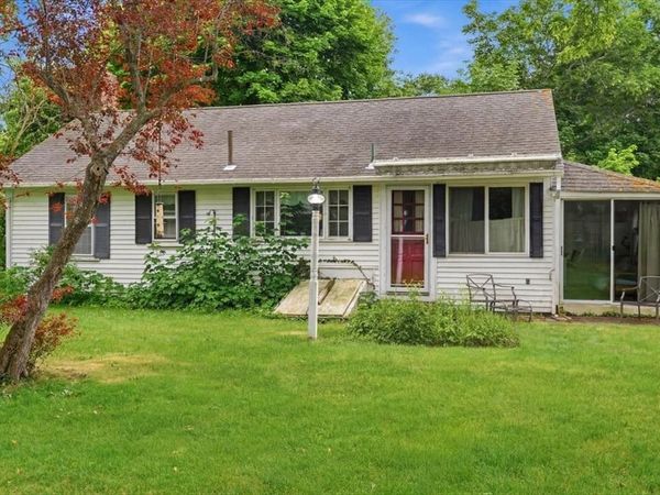 127 Pine Ave, Barnstable, MA 02601