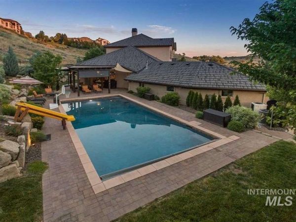 2585 E Varco Via Ct, Boise, ID 83712