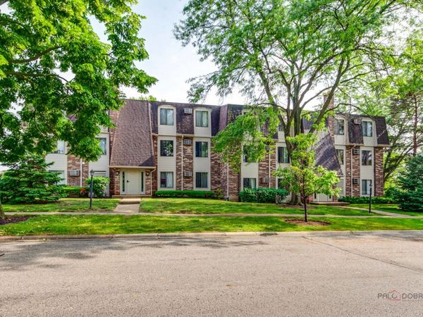985 S Court Of Shorewood Court, Unit 2B, Vernon Hills, IL 60061
