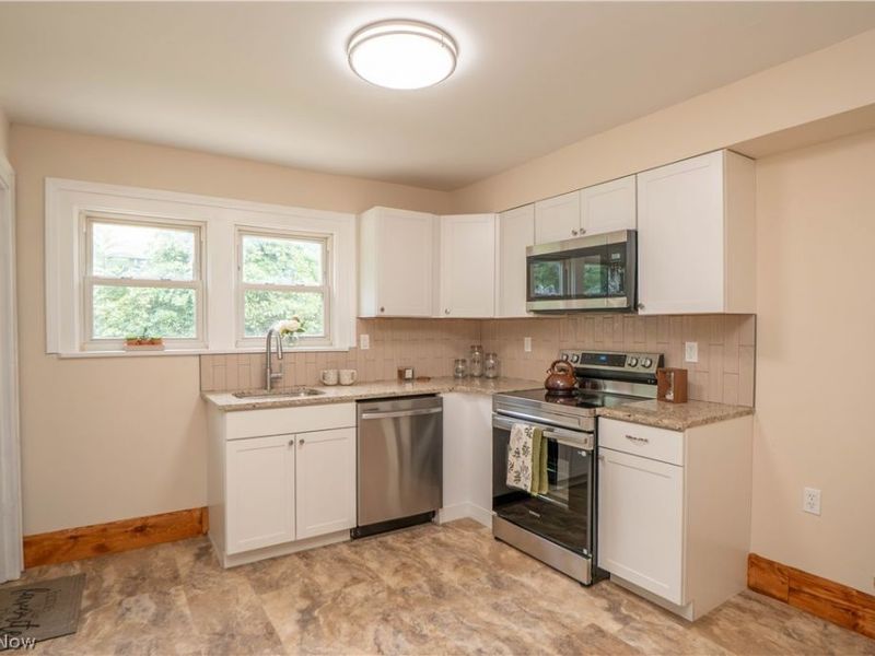 785 Chenoweth Extension, Akron, OH 44319 Photo 15