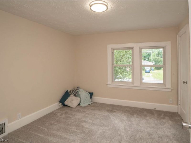 785 Chenoweth Extension, Akron, OH 44319 Photo 19